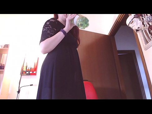 ❤️ Um escravo submisso que adora cuecas sujas e deliciosas é forçado a masturbar-se depois de ver este vídeo! ❤️❌ Porno em nós ❤